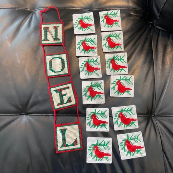 VINTAGE HANDMADE COASTERS NOEL HANGING Plastic Canvas Christmas Red Birds - Picture 1 of 8